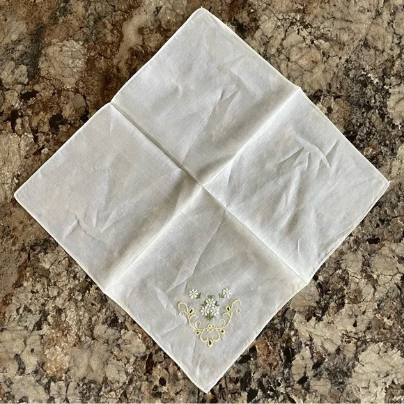 Vintage Embroidered White Cotton Handkerchiefs with Floral Accents Victorian - Picture 5 of 7